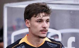 Breno Bidon discute futuro no Corinthians e propostas de saída: "Tenho contrato"