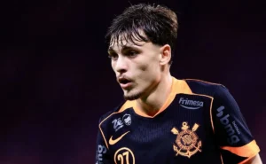 Breno Bidon impressiona na Holanda: torcedores o comparam com lenda do Arsenal, Bergkamp Breno Bidon impressiona na Holanda: torcedores o comparam com lenda do Arsenal, Bergkamp