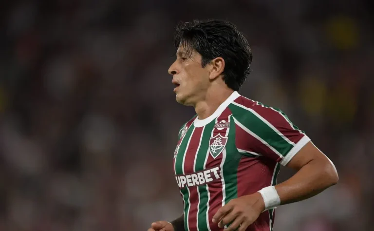 Cano reaparece em campo, anima o Fluminense e surge como trunfo na reta decisiva Cano reaparece em campo, anima o Fluminense e surge como trunfo na reta decisiva