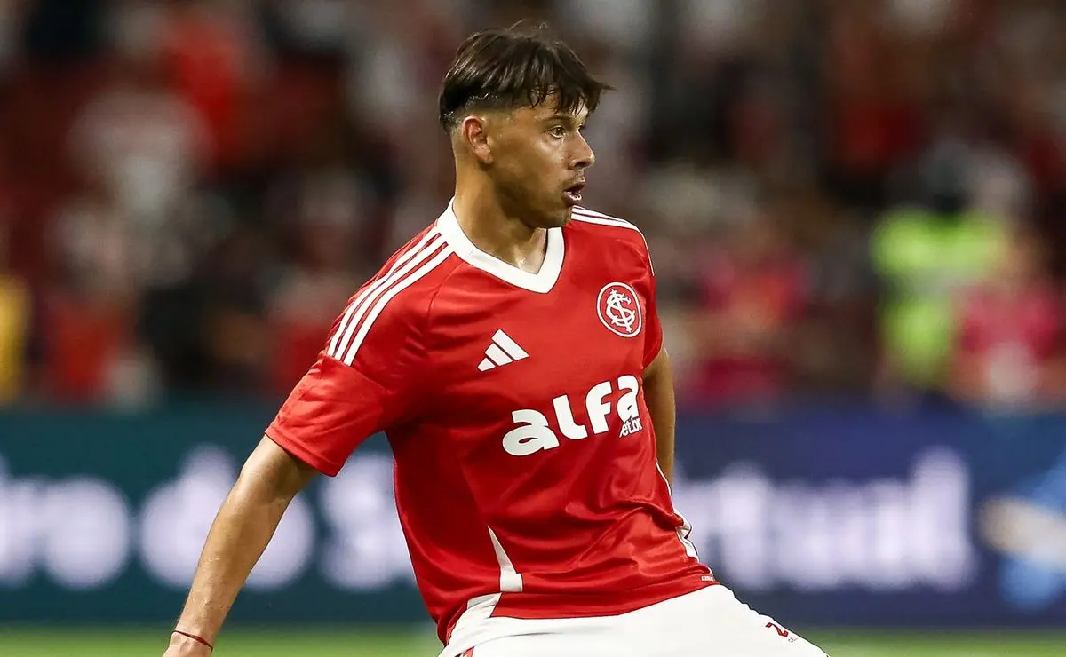 Cerro Porteño negocia com meia-atacante do Internacional em meio à reformulação colorada