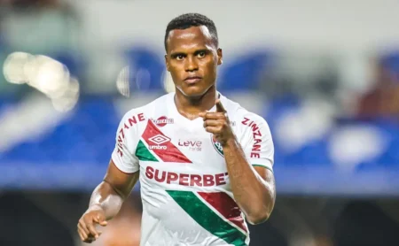Cláusula assegura ao Fluminense preferência na volta de Arias ao futebol brasileiro