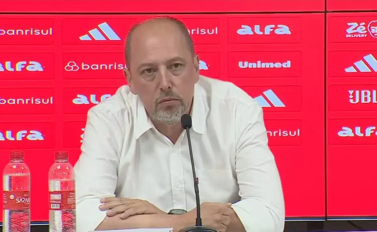 Conselheiros do Inter coletam assinaturas para possível impeachment de Barcellos