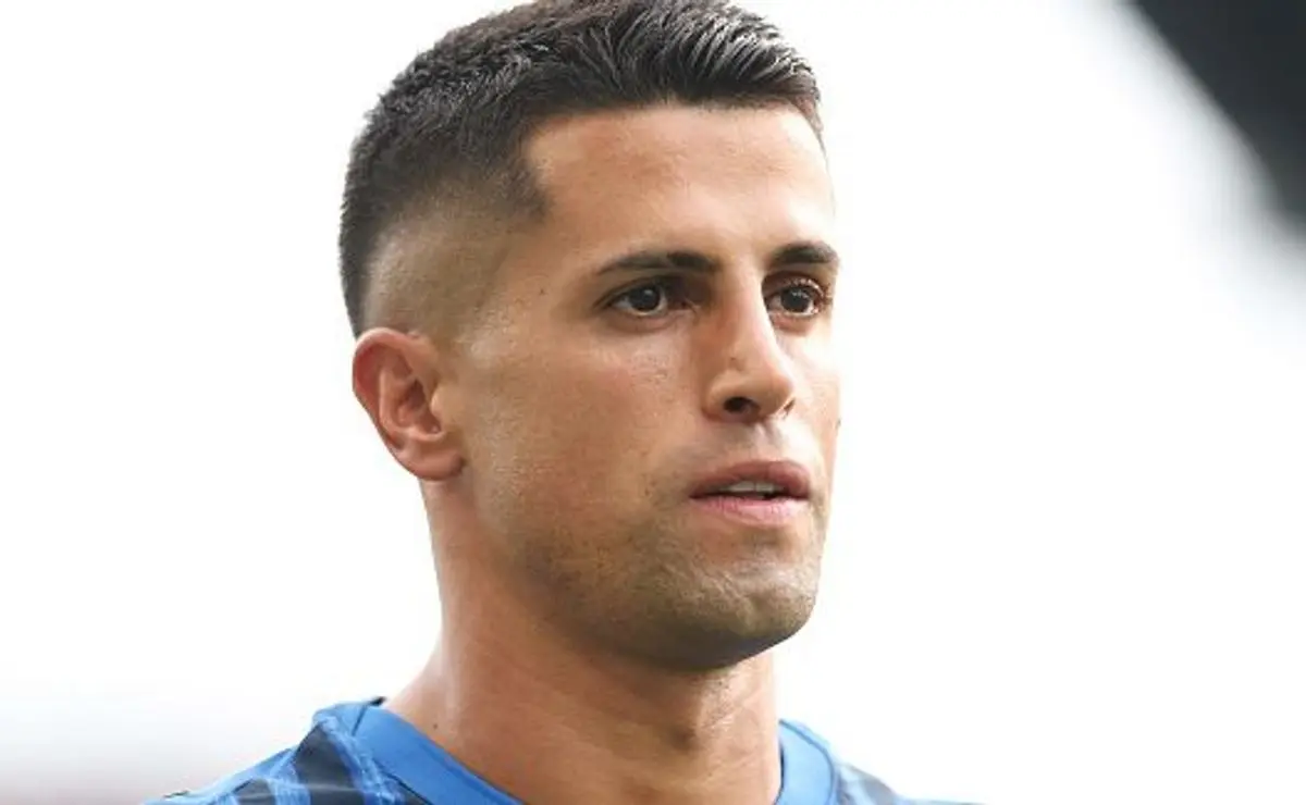 Corinthians: Tropeço com Visitas Ilustres e Destaque para João Cancelo