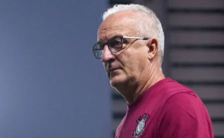Corinthians avança em 3 contratações e Dorival Júnior propõe manutenção de elenco para 2026