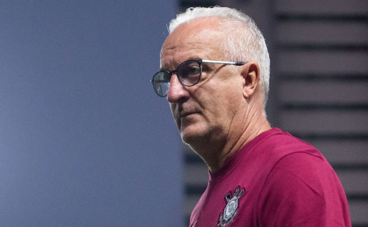 Corinthians avança em 3 contratações e Dorival Júnior propõe manutenção de elenco para 2026
