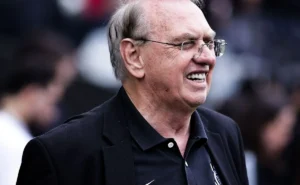 Corinthians busca última alternativa com o Santos Laguna para suspender banimento de transferências