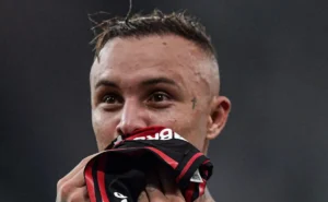 Corinthians estuda proposta de R$ 1 milhão por Everton Cebolinha, mas enfrenta concorrência do Flamengo Corinthians estuda proposta de R$ 1 milhão por Everton Cebolinha, mas enfrenta concorrência do Flamengo