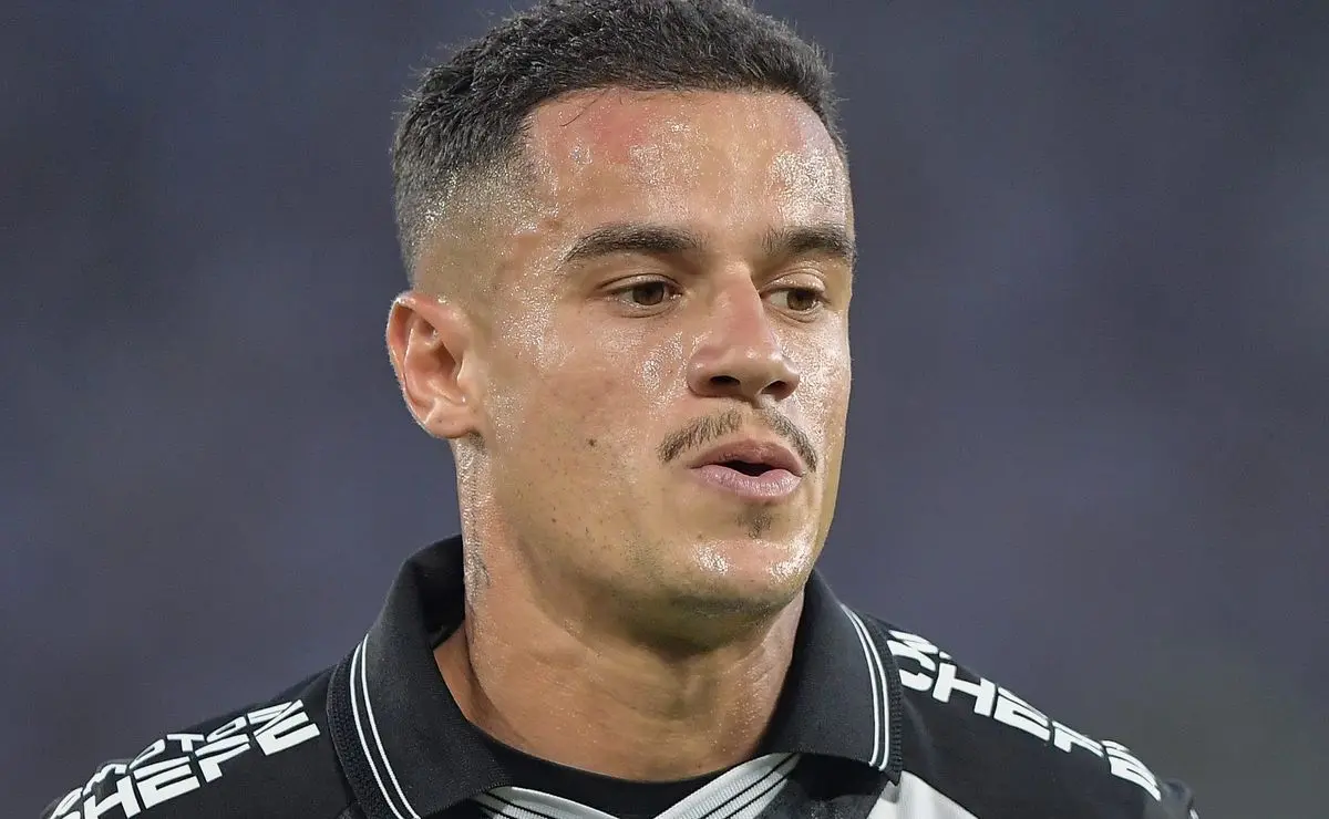 Coutinho é alvo de críticas da torcida do Vasco após derrota na Copa do Brasil