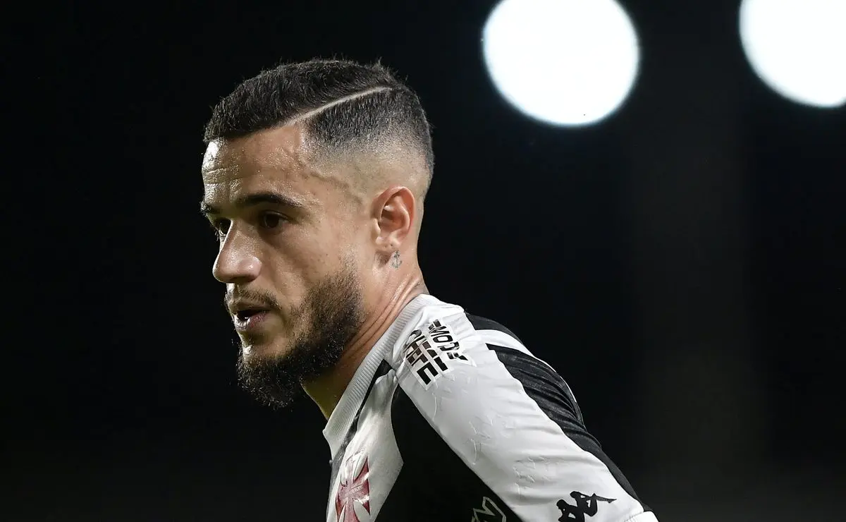 Coutinho cogita aposentadoria aos 33 anos se não renovar com o Vasco