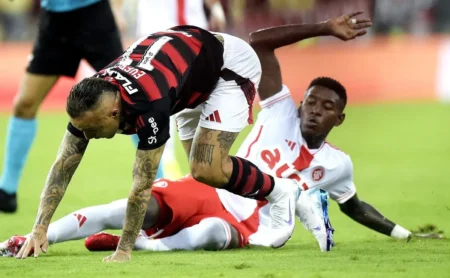 Cruzeiro acerta contrato de 5 anos com Vitão; condição final pendente