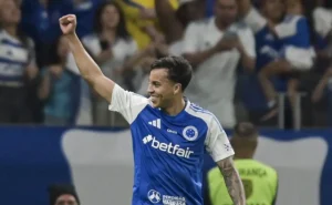 Cruzeiro define preço de R$ 326 milhões para venda de Kaio Jorge ao Flamengo