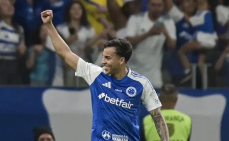 Cruzeiro define preço de R$ 326 milhões para venda de Kaio Jorge ao Flamengo