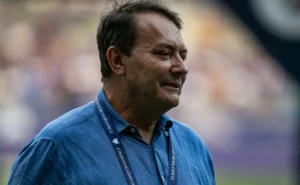 Cruzeiro demonstra interesse em Matheus Henrique e agenda reunião com sua equipe. Cruzeiro demonstra interesse em Matheus Henrique e agenda reunião com sua equipe.