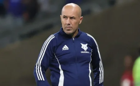 Cruzeiro é derrotado pela defesa do Corinthians no Mineirão, com ajustes de Leonardo Jardim sem efeito