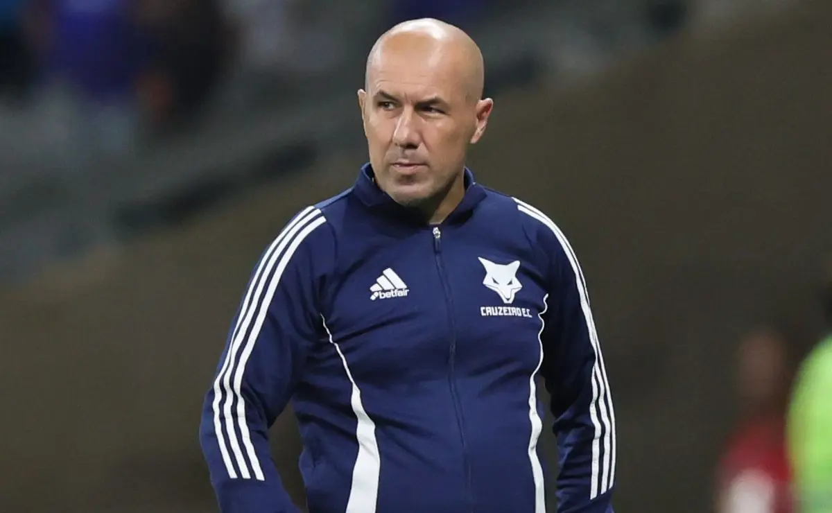 Cruzeiro é derrotado pela defesa do Corinthians no Mineirão, com ajustes de Leonardo Jardim sem efeito Cruzeiro é derrotado pela defesa do Corinthians no Mineirão, com ajustes de Leonardo Jardim sem efeito