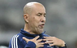 Cruzeiro enfrenta o Corinthians com desfalques e mudanças na semifinal Cruzeiro enfrenta o Corinthians com desfalques e mudanças na semifinal