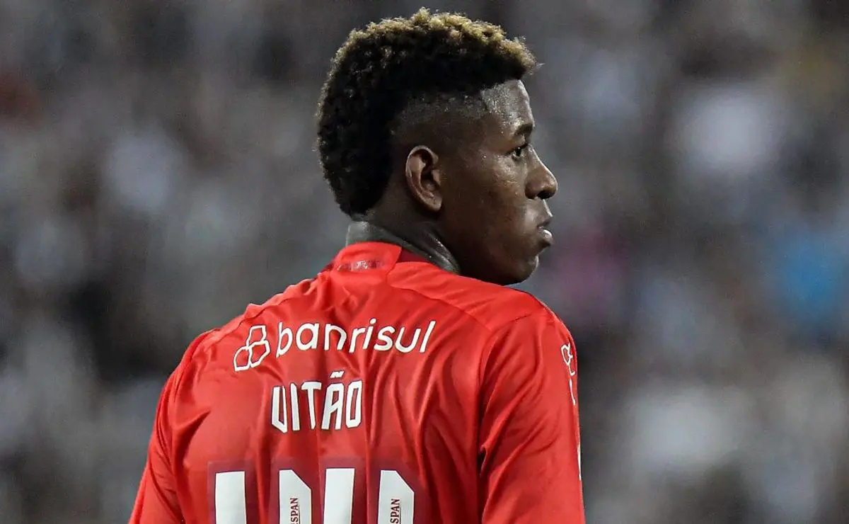 Cruzeiro supera o Flamengo na disputa por Vitão: os números do zagueiro em evidência