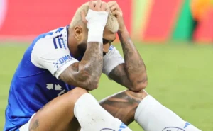 Cruzeiro x Corinthians ganha destaque com lance inusitado envolvendo Gabigol, ex-Flamengo Cruzeiro x Corinthians ganha destaque com lance inusitado envolvendo Gabigol, ex-Flamengo