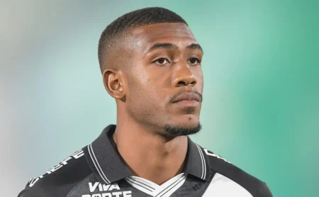 Crystal Palace planeja buscar Rayan, do Vasco, em 2026