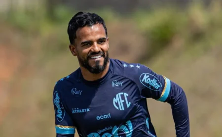 Danielzinho prevê jogo do Vasco contra Mirassol pela Série A: "Extremamente difícil"