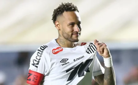 Definição da renovação de Neymar com o Santos ocorrerá apenas em 2025
