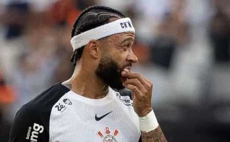 Depay é notícia no Cruzeiro e está confirmado na semifinal Depay é notícia no Cruzeiro e está confirmado na semifinal