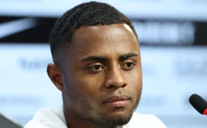 Diego Palacios: dois meses sem jogar na Ucrânia após empréstimo do Corinthians Diego Palacios: dois meses sem jogar na Ucrânia após empréstimo do Corinthians