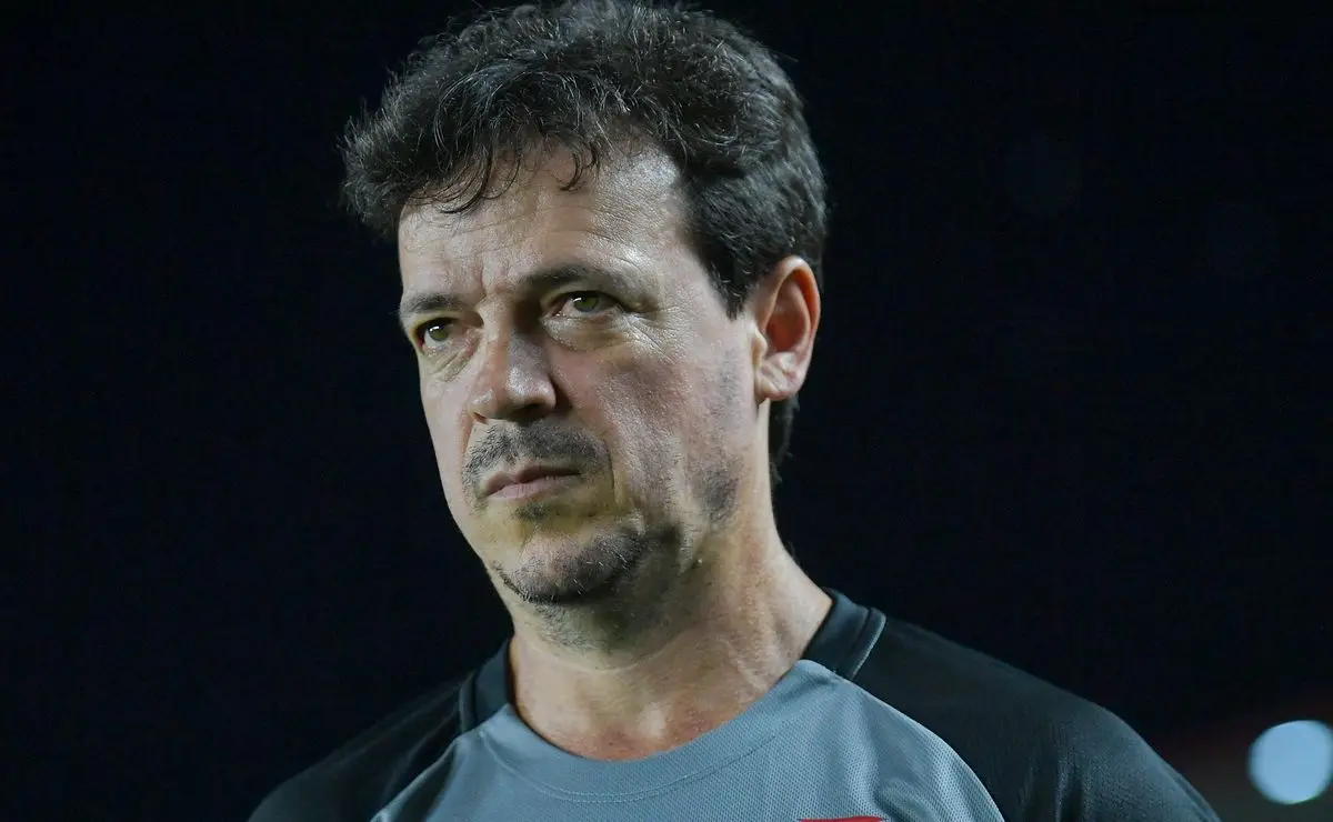 Diniz intensifica movimentações e Vasco define saída de Paulinho em dezembro