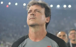 Diniz prefere o Maracanã a São Januário para o jogo decisivo entre Vasco e Corinthians: "Reúne melhores condições"