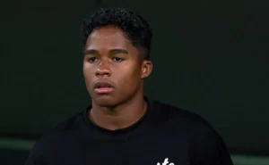 Endrick, revelado pelo Palmeiras, é anunciado pelo Lyon como presente de Natal à torcida