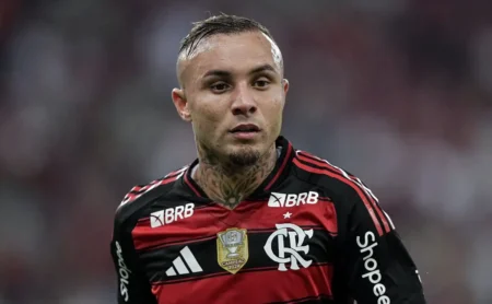 Everton Cebolinha, reforço do Fluminense, pode receber proposta se atacante sair do Flamengo