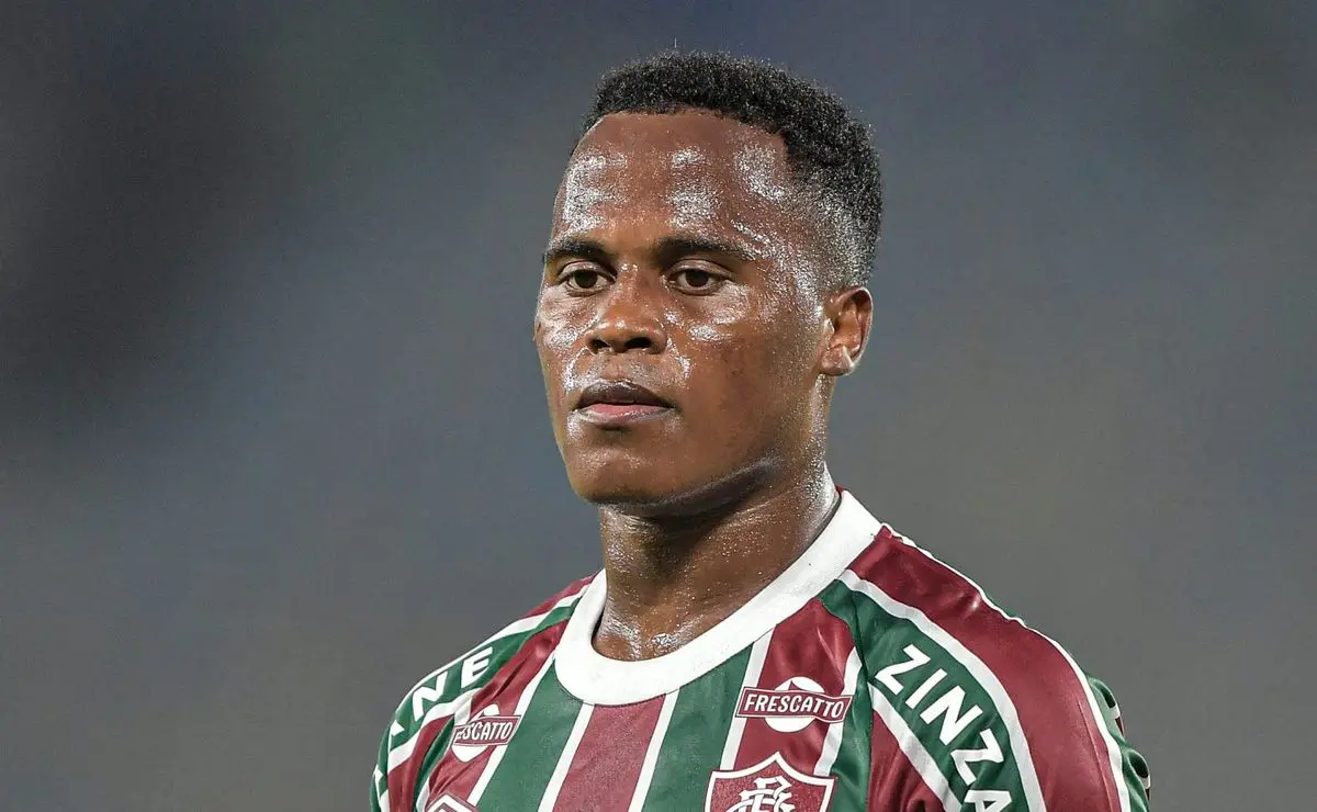 Ex-jogador do Fluminense e cotado no Flamengo, Jhon Arias perde espaço na Inglaterra e é relegado ao banco. Ex-jogador do Fluminense e cotado no Flamengo, Jhon Arias perde espaço na Inglaterra e é relegado ao banco.