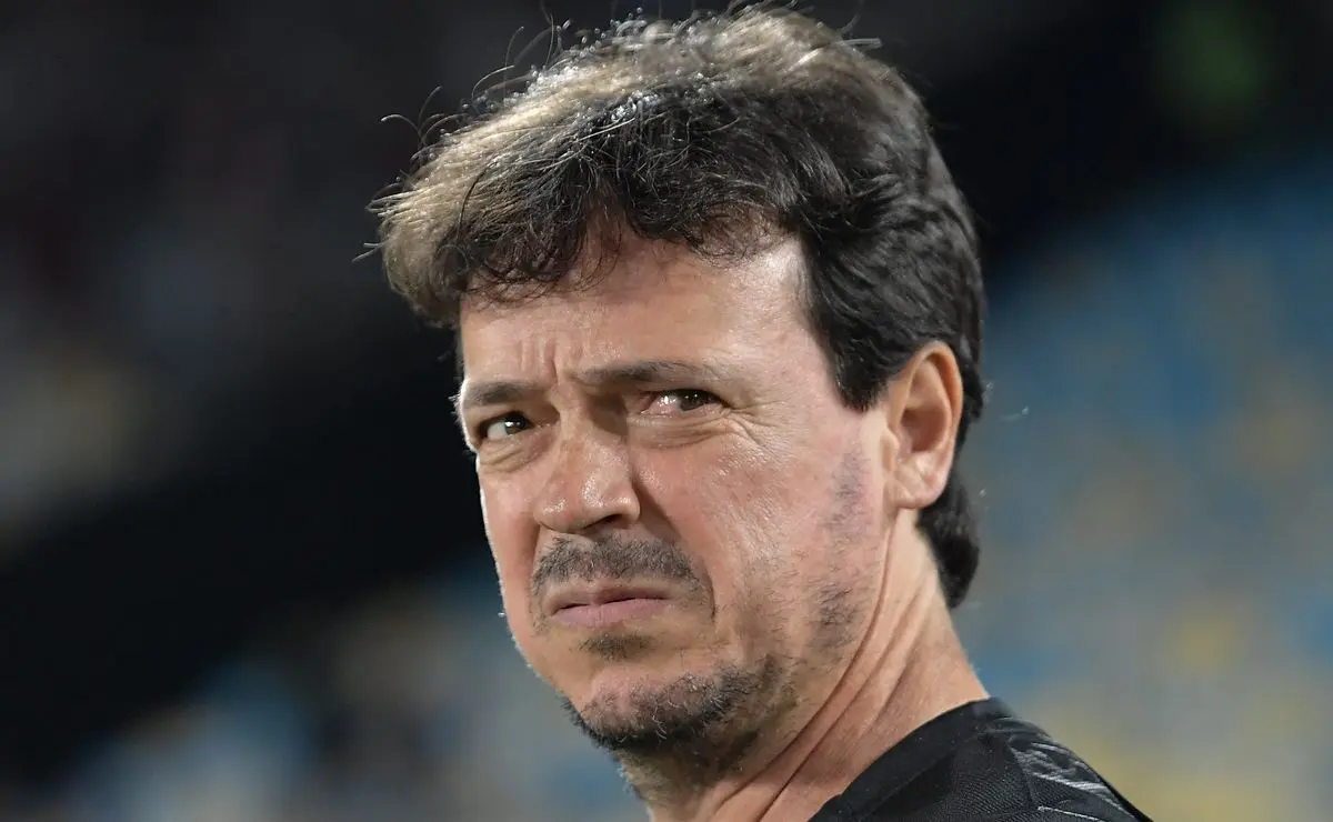 Fernando Diniz alerta para fragilidade defensiva em Corinthians x Vasco, em 2025