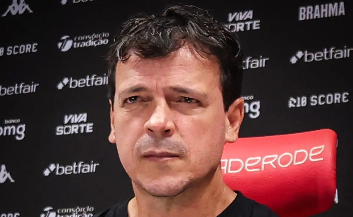 Fernando Diniz critica atuação de Wilton Pereira Sampaio e lamenta cera do Corinthians sobre o Vasco