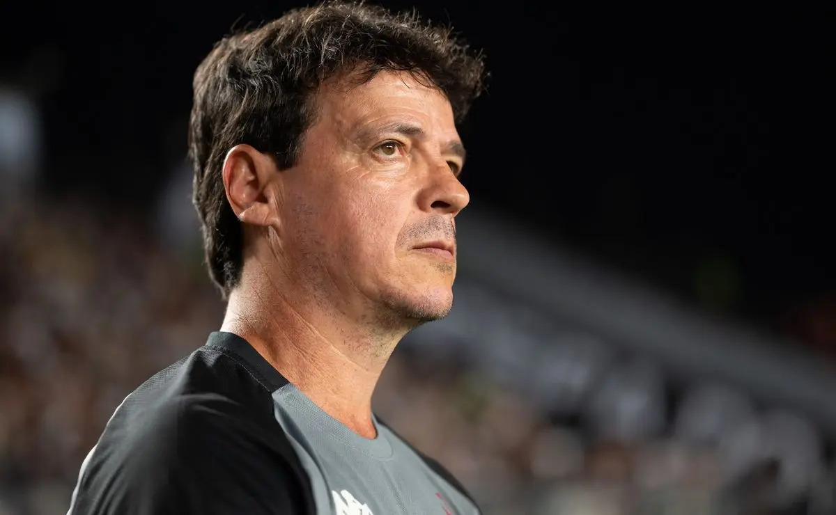 Fernando Diniz recorda passagem pelo São Paulo após vitória do Vasco: “Sete pontos na frente”