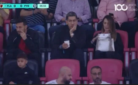 Firmino acompanha Flamengo no Catar e agita bastidores da semifinal do Mundial de Clubes