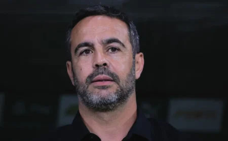 Flamengo: Artur Jorge surge como opção caso Filipe Luís não renove.