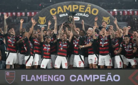 Flamengo: Campeão Brasileiro e Igualdade com Gigantes do Século XXI
