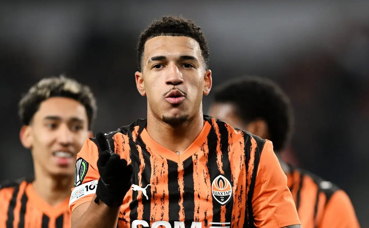 Flamengo confirma contratação de Kauã Elias, ex-Fluminense, com negociação complicada junto ao Shakhtar Donetsk Flamengo confirma contratação de Kauã Elias, ex-Fluminense, com negociação complicada junto ao Shakhtar Donetsk