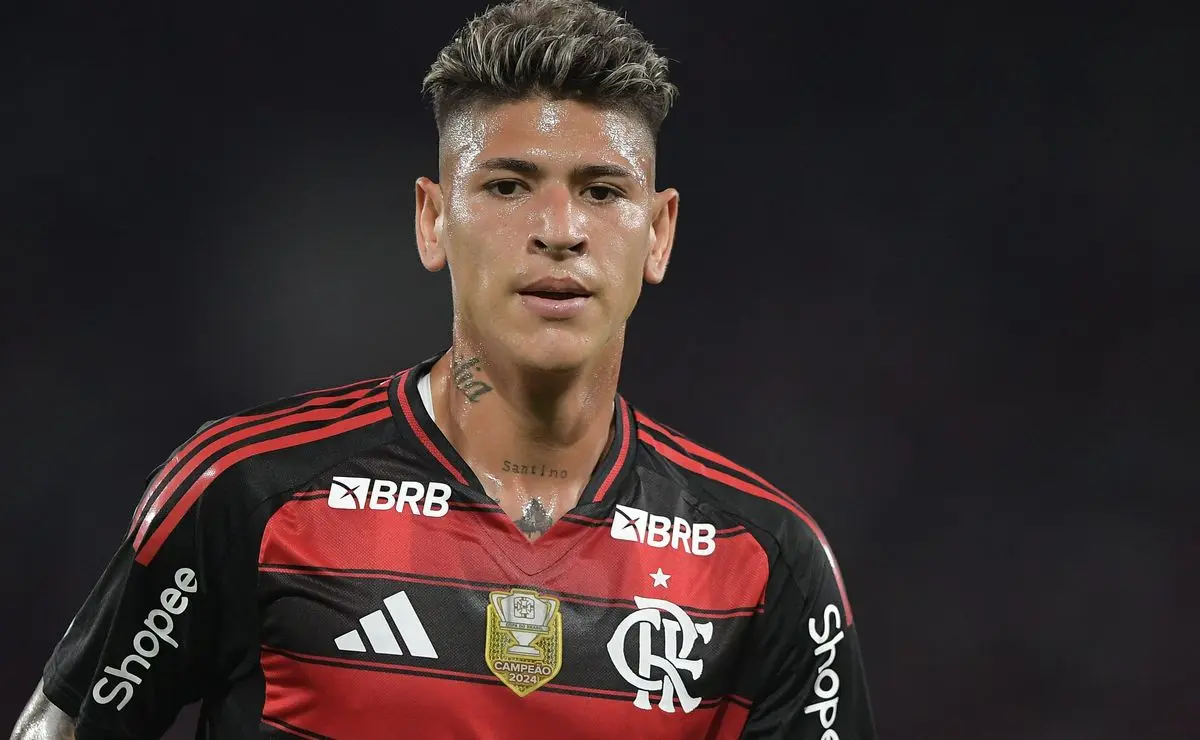 Flamengo define valor de R$ 164,2 milhões para iniciar negociação com Olympique-FRA por Carrascal