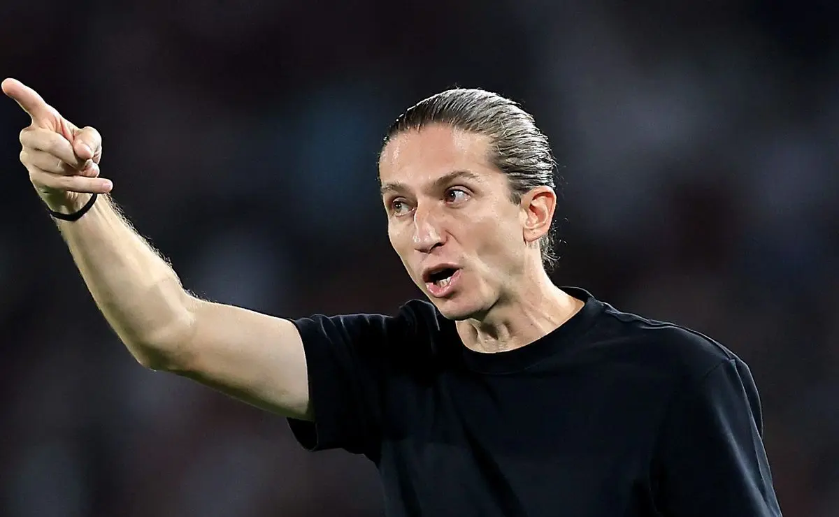 Flamengo e Cruz Azul: Duelo Tático Entre Filipe Luís e Nicolás Larcamón