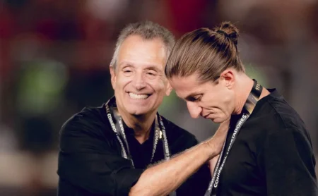 Flamengo e Filipe Luís acertam salários; Jorge Mendes exige multa pagável para fechar acordo