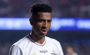 Flamengo enfrenta obstáculo para contratar Marcos Antônio e precisaria negociar com o São Paulo