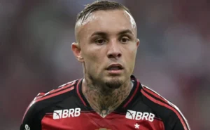 Flamengo estuda envolver Cebolinha em negociação por Kaio Jorge, com interesse do Grêmio no atacante