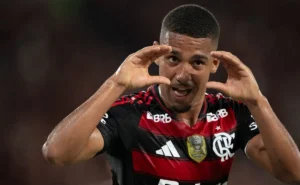 Flamengo investe R$ 257 milhões em Samuel Lino e Cebolinha, buscando retorno financeiro