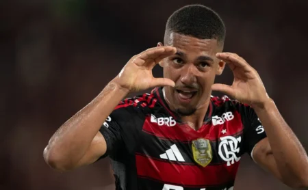 Flamengo investe R$ 257 milhões em Samuel Lino e Cebolinha, buscando retorno financeiro
