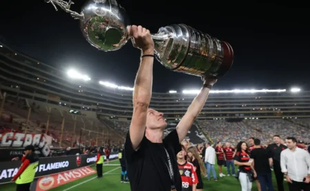 Flamengo marca data para renovar com Filipe Luís, antes de possível decisão no Intercontinental