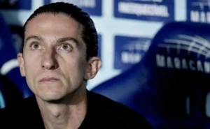 Flamengo planeja duas saídas após renovação com Filipe Luís e negocia com Grêmio e São Paulo