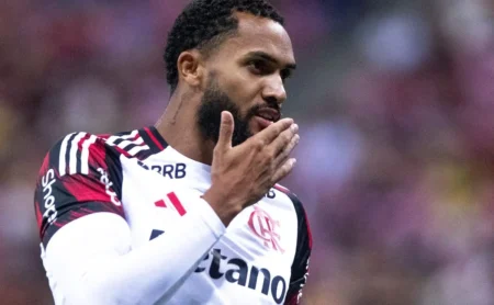 Flamengo teve prejuízo mínimo na transferência de Juninho para o México, revela Venê Casagrande