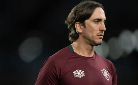 Fluminense redefine estratégia de contratações com nova gestão e Zubeldía